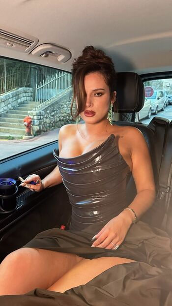 Full leaked Bella thorne private photo