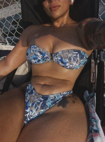 Full leaked Bellabarbellz page private photo