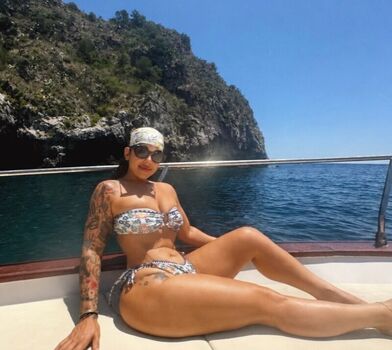 Full leaked Bellabarbellz private photo
