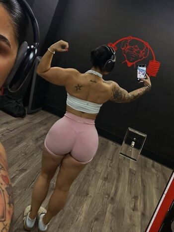 Full leaked Bellabarbellz private photo