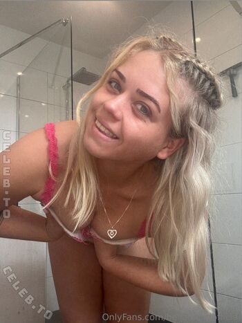 Full leaked Bellablondofficial private photo