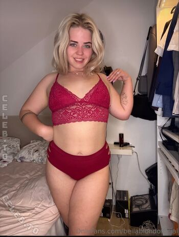 Full leaked Bellablondofficial private photo
