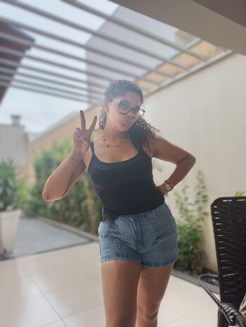 Full leaked Bellaraee private photo