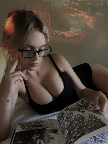 Full leaked Bellashhh private photo