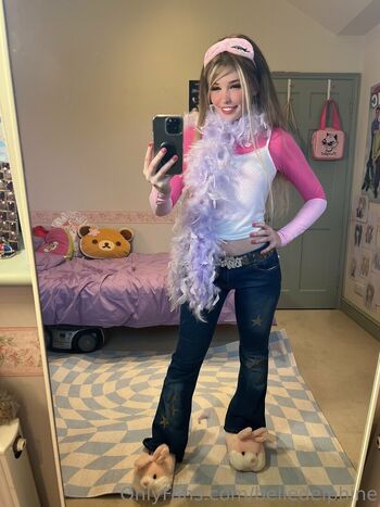 Full leaked Belle delphine private photo