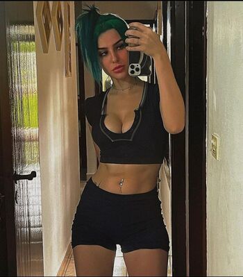 Full leaked Bellekaffer private photo