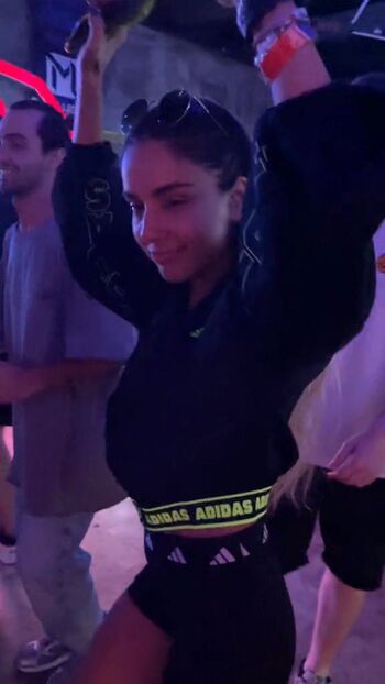 Full leaked Benvivien private photo