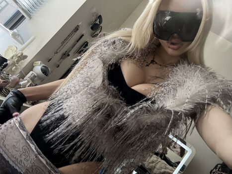 Full leaked Bestblondiiecb page private photo