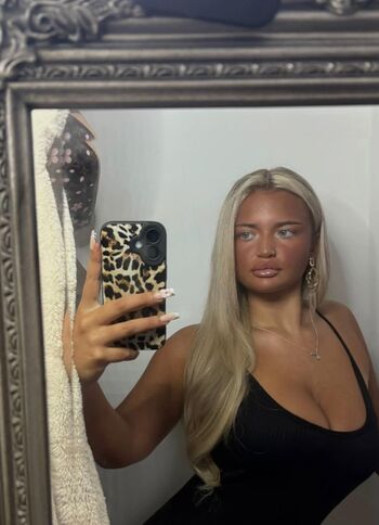 Full leaked Beth gould page private photo