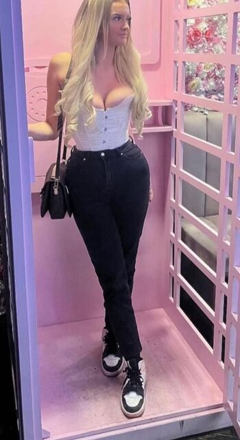 Full leaked Beth gould page private photo