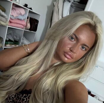Full leaked Beth gould page private photo