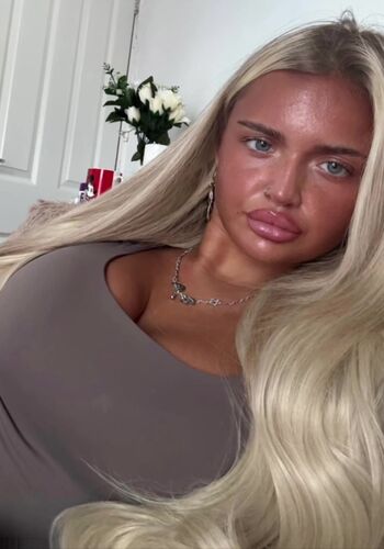 Full leaked Beth gould page private photo