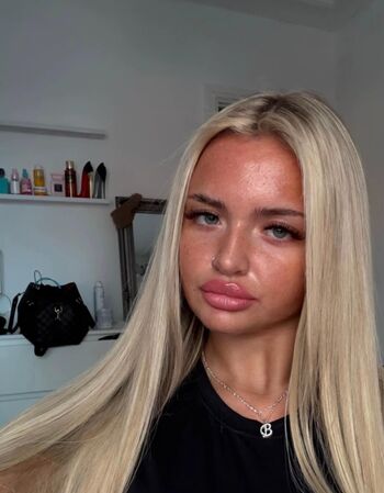 Full leaked Beth gould private photo