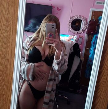 BethanyyXoXo_