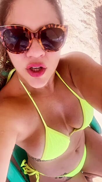 Full leaked Bethe correia private photo