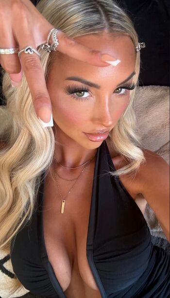 Full leaked Bethyycm private photo