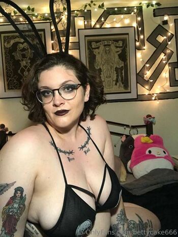 Full leaked Betty cake private photo