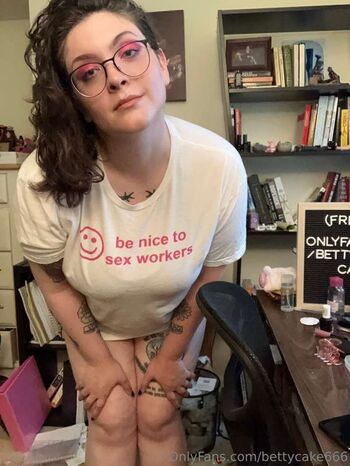 Full leaked Betty cake private photo