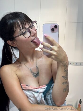 Full leaked Bickygram private photo