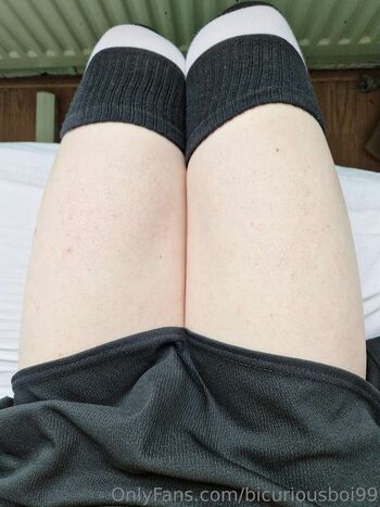 Full leaked Bicuriousboi private photo