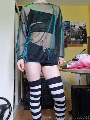 Full leaked Bicuriousboi private photo