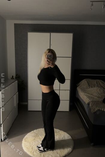 Full leaked Bienmichelle private photo