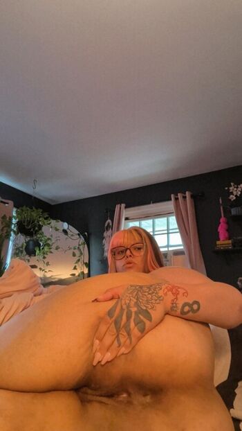Full leaked Big bimbo baggins private photo