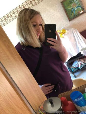 Full leaked Big booty momma private photo