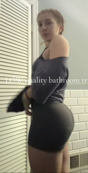 Full leaked Bigcomfycouch private photo