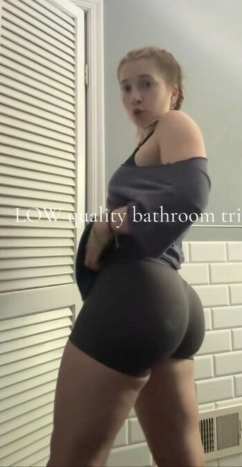 Full leaked Bigcomfycouch private photo