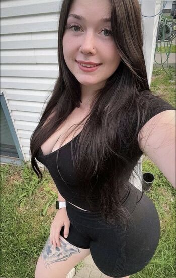 Full leaked Biggbootybratt private photo
