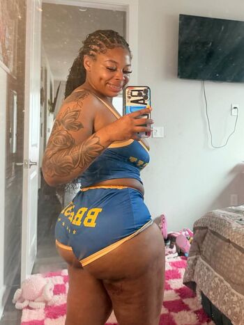 Full leaked Bignie private photo