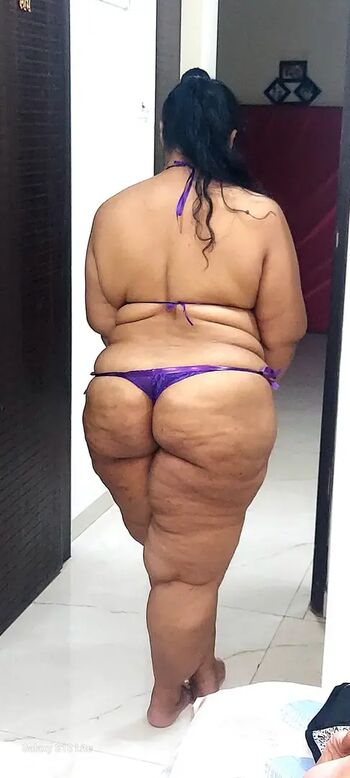 Full leaked Billie bombs private photo