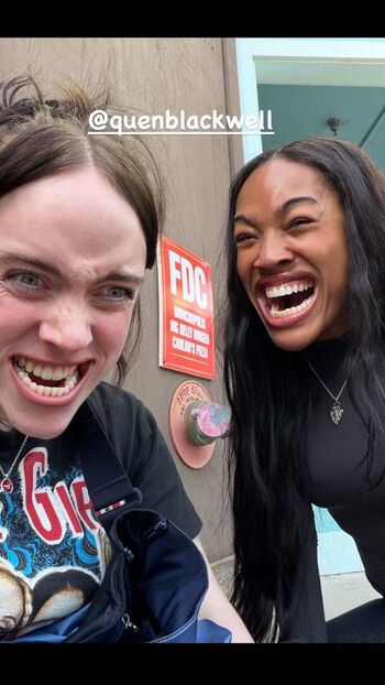 Full leaked Billie eilish private photo