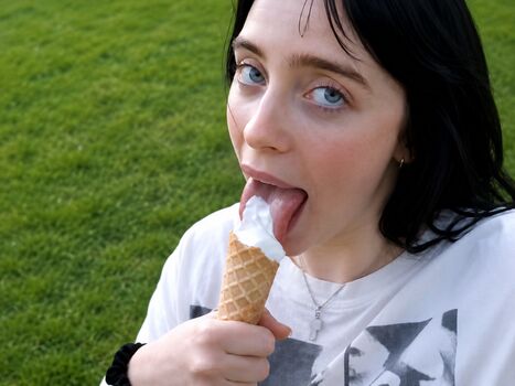 Full leaked Billie eilish private photo