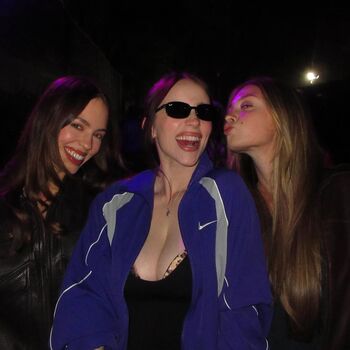 Full leaked Billie eilish private photo