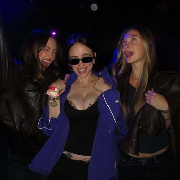 Full leaked Billie eilish private photo