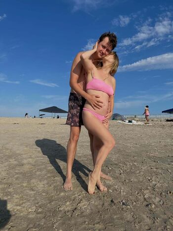 Full leaked Billie lourd private photo