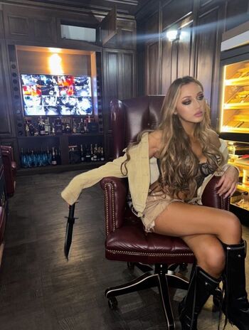 Full leaked Bliccy page private photo
