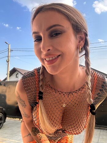 Full leaked Blond elle page private photo