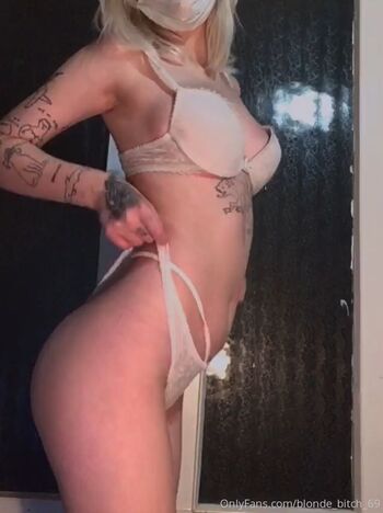 Full leaked Blonde bitch private photo