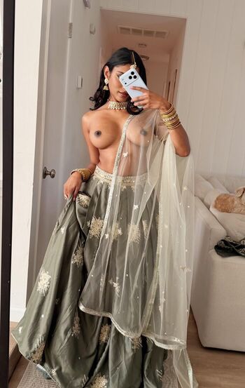 Full leaked Bollywoodtrapqueen page private photo