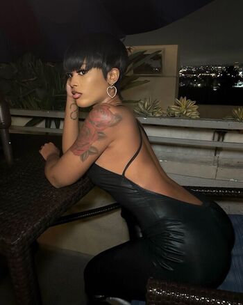 Full leaked Bombshell private photo