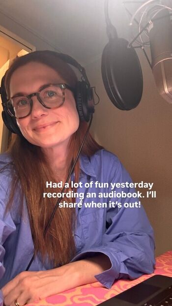 Full leaked Bonnie wright private photo