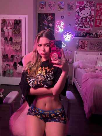 Full leaked Booleahhh  page private photo