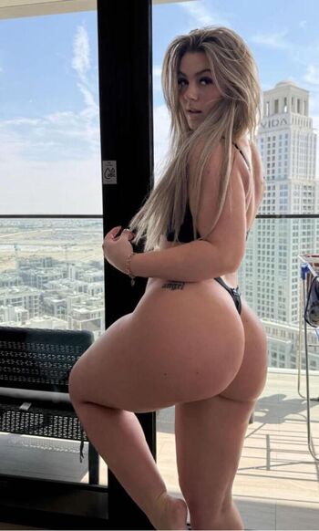 Full leaked Bootyluna private photo