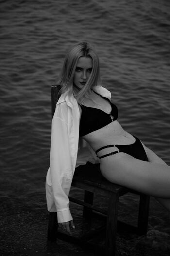 Full leaked Boudoir private photo