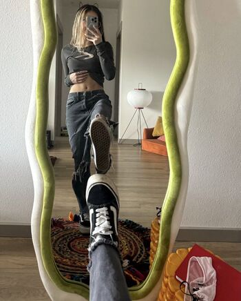Full leaked Brattybrainiac private photo
