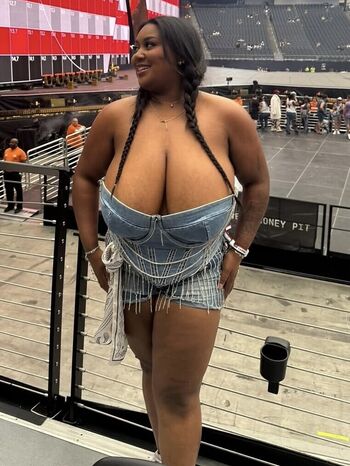 Full leaked Brefluenced private photo