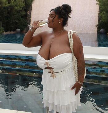 Full leaked Brefluenced private photo
